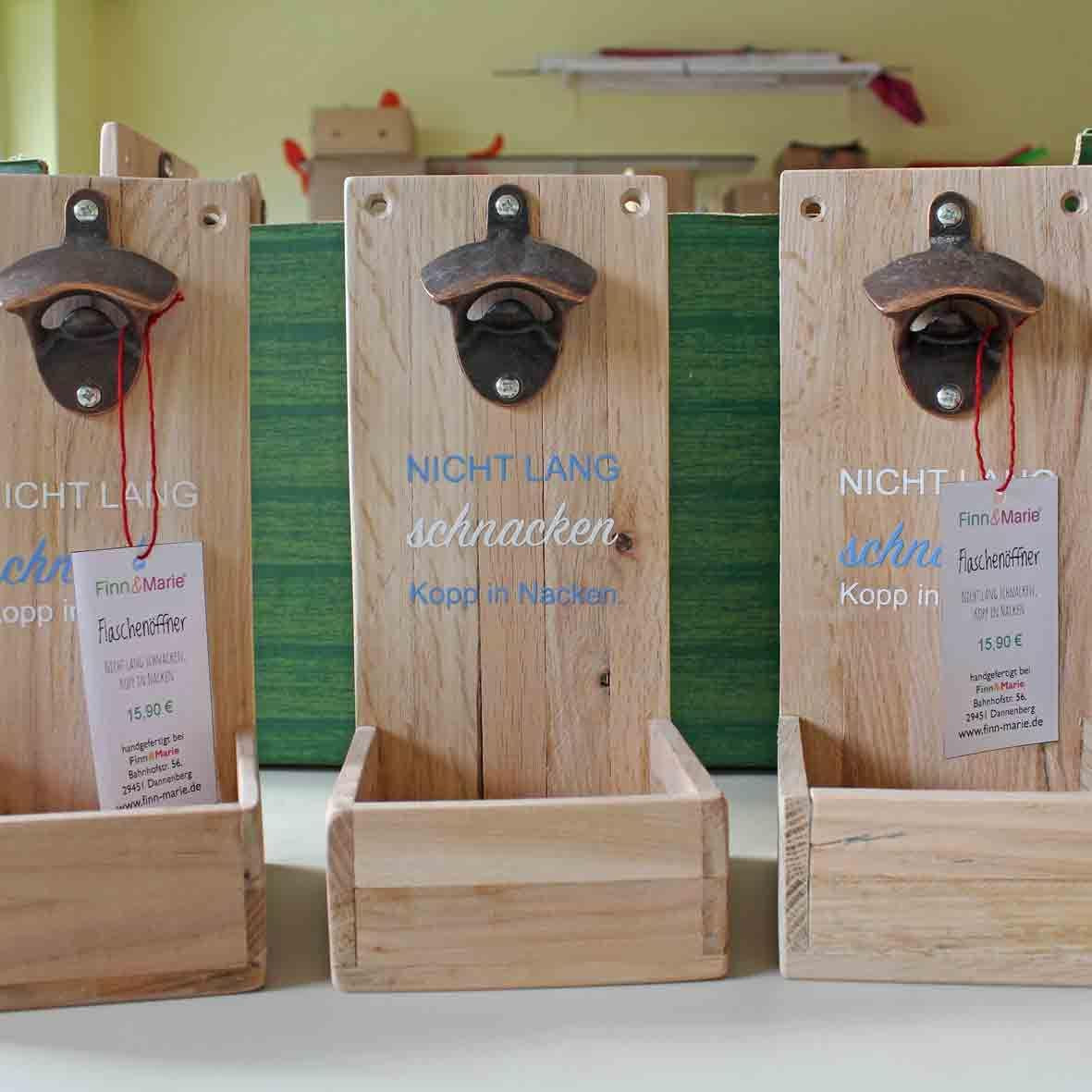 Flaschenöffner aus Holz - Wandhalterung