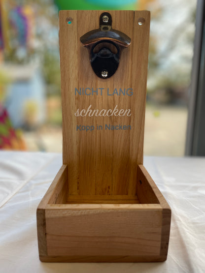 Flaschenöffner aus Holz - Wandhalterung