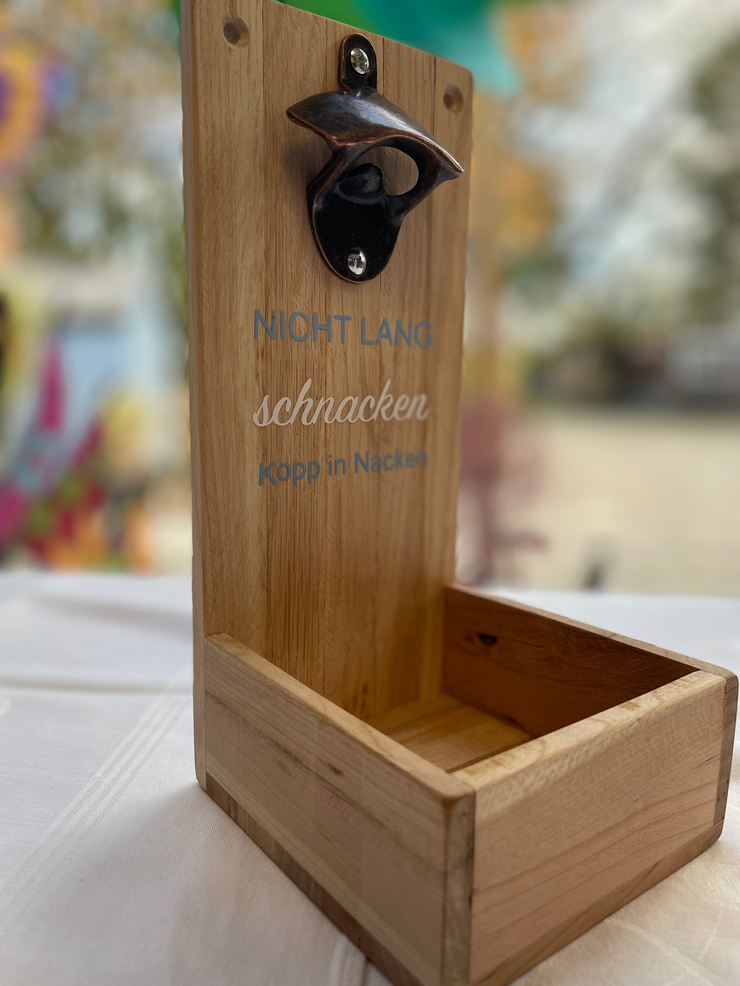 Flaschenöffner aus Holz - Wandhalterung